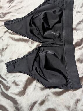 Jockey Black Wireless Triangle Bralette with Wide Band